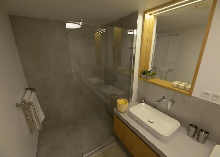 D304 Apartment